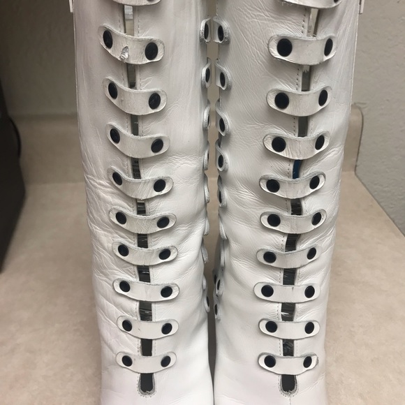 Stuart Weitzman White Boots - Picture 11 of 16